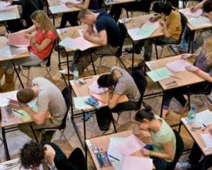 Subiectele si rezolvarile la Evaluarea Nationala la matematica au fost publicate pe internet la inceputul examenului
