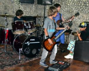 Incepe Tabara urbana Rock School