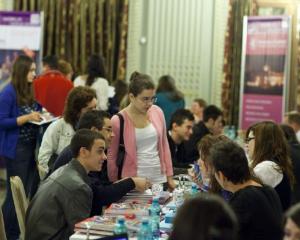 Targul International World Education recruteaza cei mai buni elevi romani