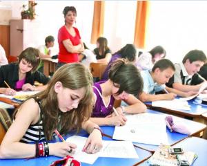 Materiile la care elevii de la gimnaziu vor sustine teze in anul scolar 2013 - 2014