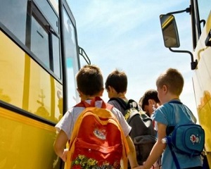 Cum vor parlamentarii sa faca mai sigur pentru copii transportul la scoala