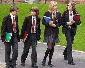 Elevii vor primi uniforme gratuit, daca acestea devin obligatorii in scoli