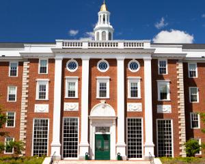 Doi elevi romani au fost admisi la Universitatea Harvard, inainte de a absolvi liceul