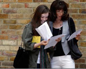 Candidatii la Evaluarea Nationala 2014 isi pot vedea lucrarile: cand pot depune cererea