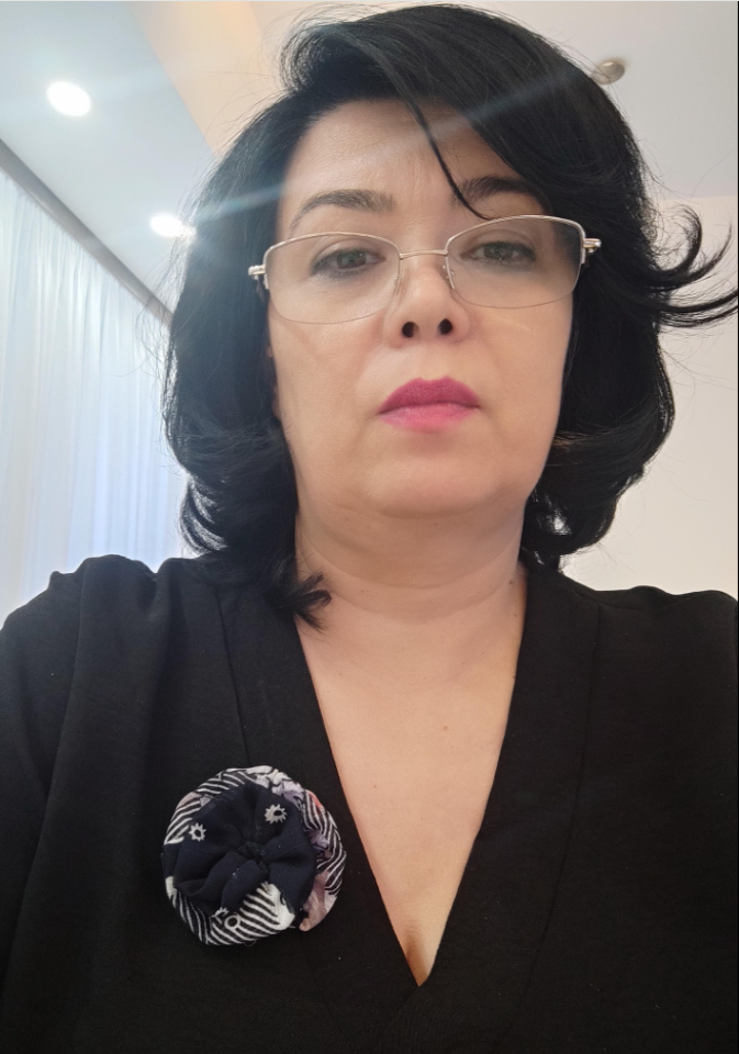 Interviu cu prof. Mihaela Molodet: Nu exista profesori dedicati sau ...